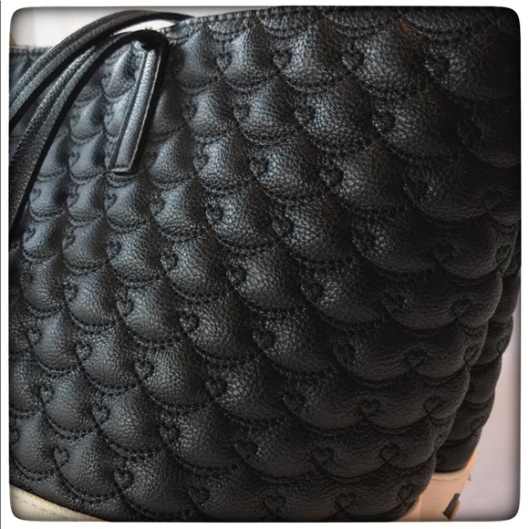 Betsey Johnson Quilted Tote Satchel Black/Cream - Picture 5 of 8